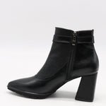 BOTTINES À TALONS ET BOUT POINTU EN CUIR
