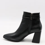 BOTTINES À TALONS ET BOUT POINTU EN CUIR