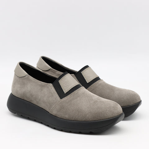 BASKETS EN DAIM CUIR