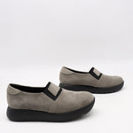 BASKETS EN DAIM CUIR