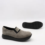 BASKETS EN DAIM CUIR