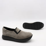 BASKETS EN DAIM CUIR