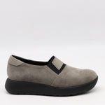 BASKETS EN DAIM CUIR