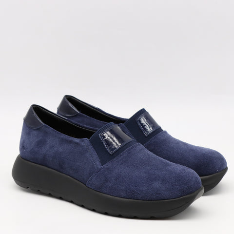 BASKETS EN DAIM CUIR