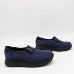 BASKETS EN DAIM CUIR