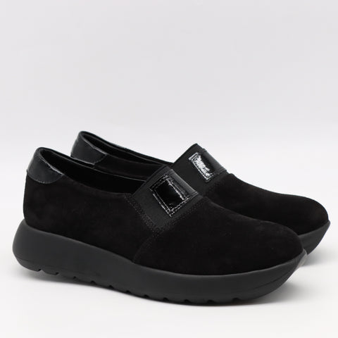 BASKETS EN DAIM CUIR