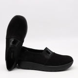 BASKETS EN DAIM CUIR