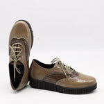 CHAUSSURES À LACETS EN CUIR VERNIS FROISSÉE