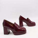 ESCARPINS À TALONS ET BOUT  EN CUIR VERNIS