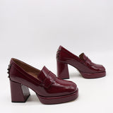 ESCARPINS À TALONS ET BOUT  EN CUIR VERNIS