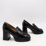 ESCARPINS À TALONS ET BOUT  EN CUIR VERNIS