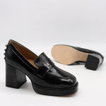 ESCARPINS À TALONS ET BOUT  EN CUIR VERNIS