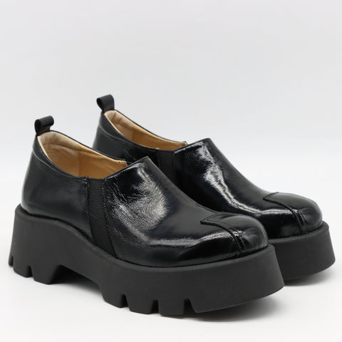 CHAUSSURES EN CUIR À SEMELLE CRANTÉE