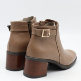 BOTTINES EN CUIR À TALONS CARRÉE