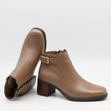 BOTTINES EN CUIR À TALONS CARRÉE