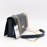 SAC À MAIN EN CUIR ET CHAÎNE DORÉ