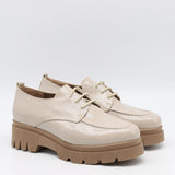 CHAUSSURES EN CUIR VERNIS ET SEMELLE CRANTÉE