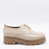 CHAUSSURES EN CUIR VERNIS ET SEMELLE CRANTÉE