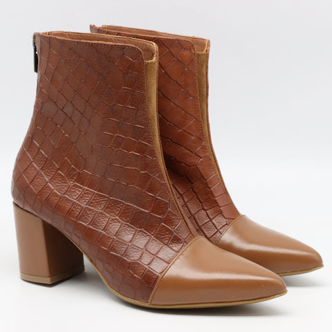 BOTTINES À TALONS ET BOUT POINTU EN CUIR