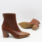 BOTTINES À TALONS ET BOUT POINTU EN CUIR