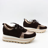 BASKETS À LACETS EN DAIM CUIR ET SEMELLE COMPENSÉE CRANTÉE