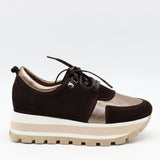 BASKETS À LACETS EN DAIM CUIR ET SEMELLE COMPENSÉE CRANTÉE