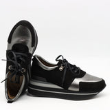 BASKETS À LACETS EN DAIM CUIR ET SEMELLE COMPENSÉE CRANTÉE