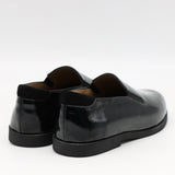 CHAUSSURES PLATES EN CUIR VERNIS FROISSÉE