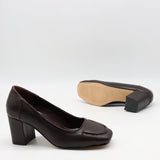 ESCARPINS EN CUIR  ET BOUT CARRÉ