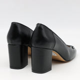 ESCARPINS EN CUIR  ET BOUT CARRÉ