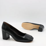 ESCARPINS EN CUIR  ET BOUT CARRÉ