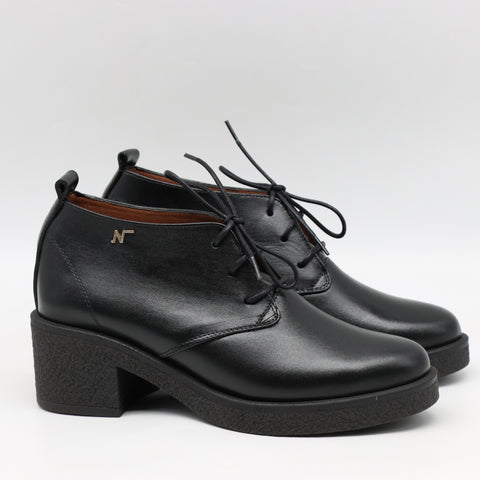 CHAUSSURES À LACETS ET TALONS EN CUIR