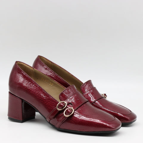 ESCARPINS À DOUBLES BOUCLES EN CUIR VERNIS