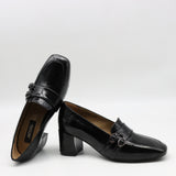 ESCARPINS À DOUBLES BOUCLES EN CUIR VERNIS