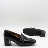 ESCARPINS À DOUBLES BOUCLES EN CUIR VERNIS