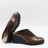 SABOTS COMPENSÉES EN CUIR VERNIS À ÉLASTIQUES