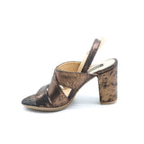 SANDALES EN CUIR À TALON CARRÉ ET BRIDE À CHEVILLE