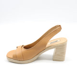 SANDALES EN CUIR À TALON CARRÉ