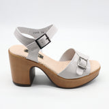 SANDALES EN CUIR À TALON CARRÉ ET BRIDE À CHEVILLE