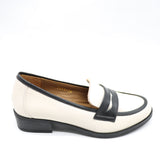 MOCASSINS BICOLORE À BARETTE CONTRASTÉE